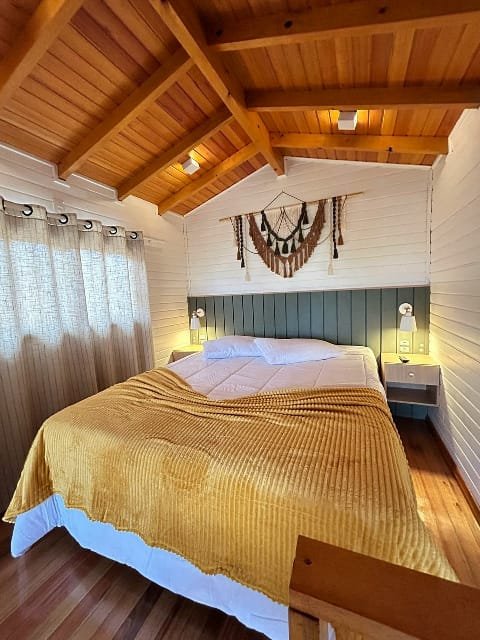 Winter Hut – Tiny House Village