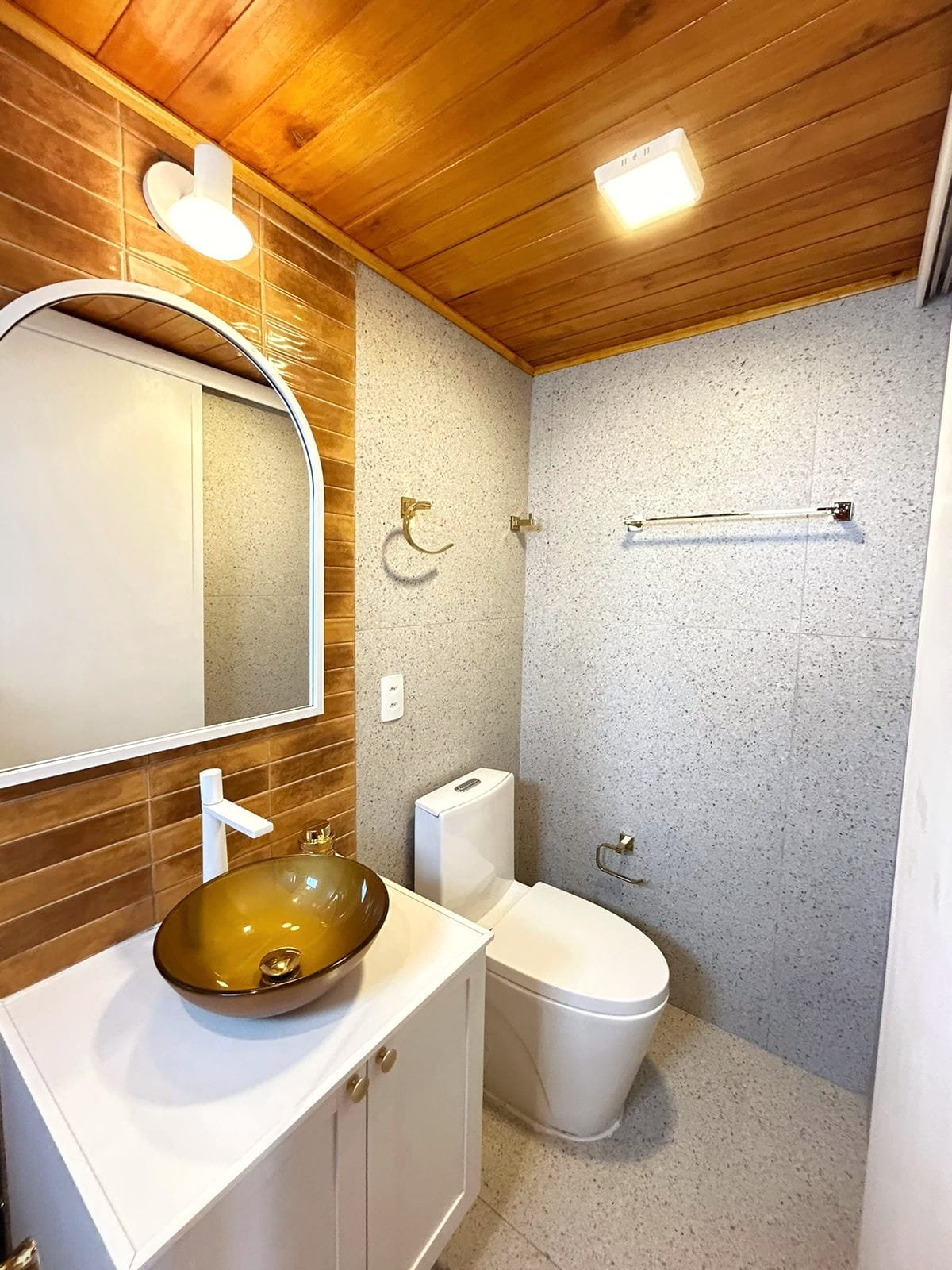 Winter Hut – Tiny House Village
