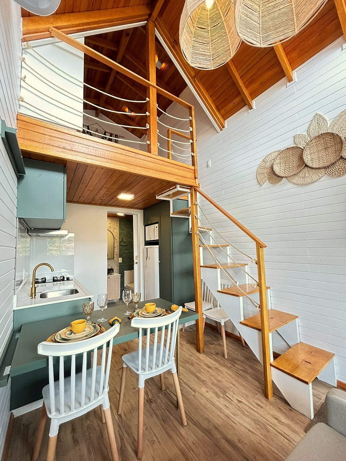 Winter Hut - Tiny House Village