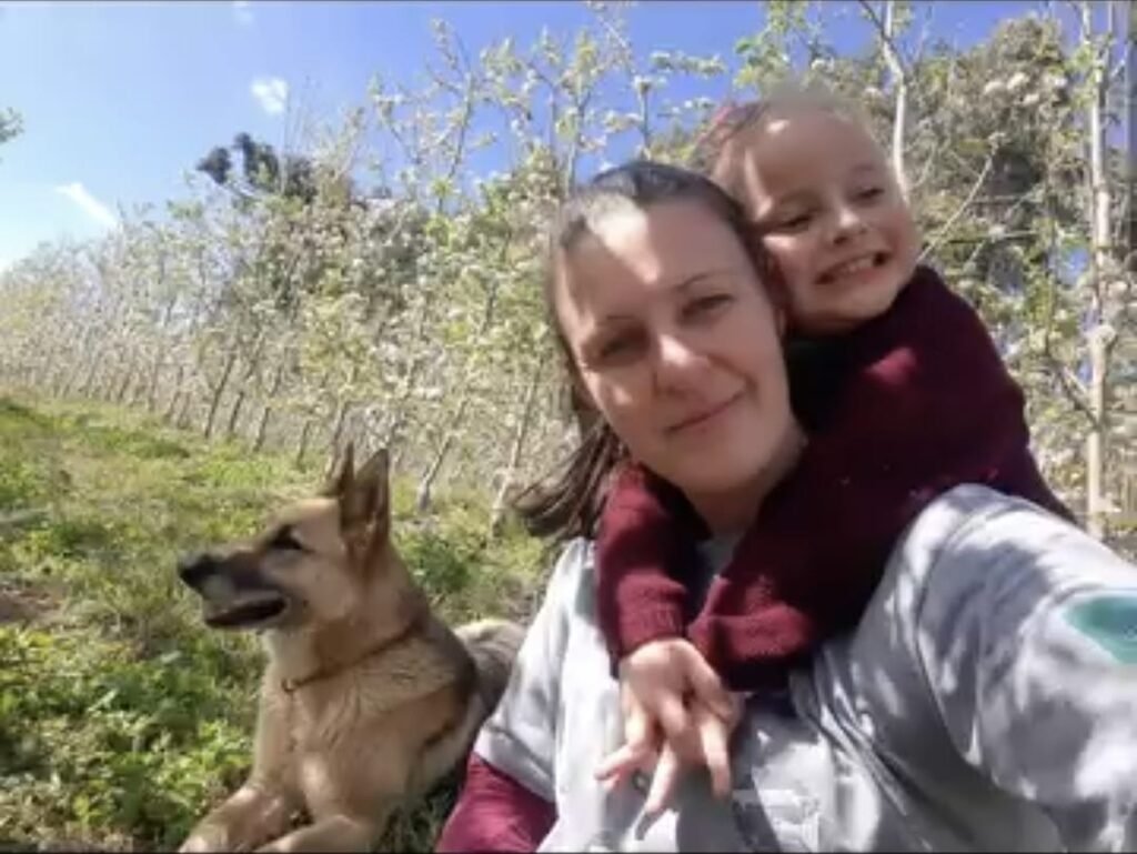 Mãe e Filha Colha e Pague Maçãs da Serra